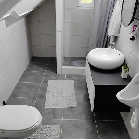 Ive Andrica 3 アパート *